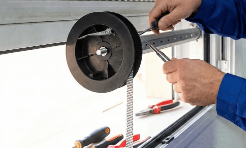 como intentar arreglar persiana que no sube o baja